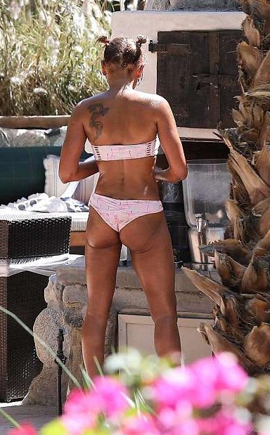 melanie-brown-bikini-the-fappening-pro-4 melanie brown bikini the fappening pro 4