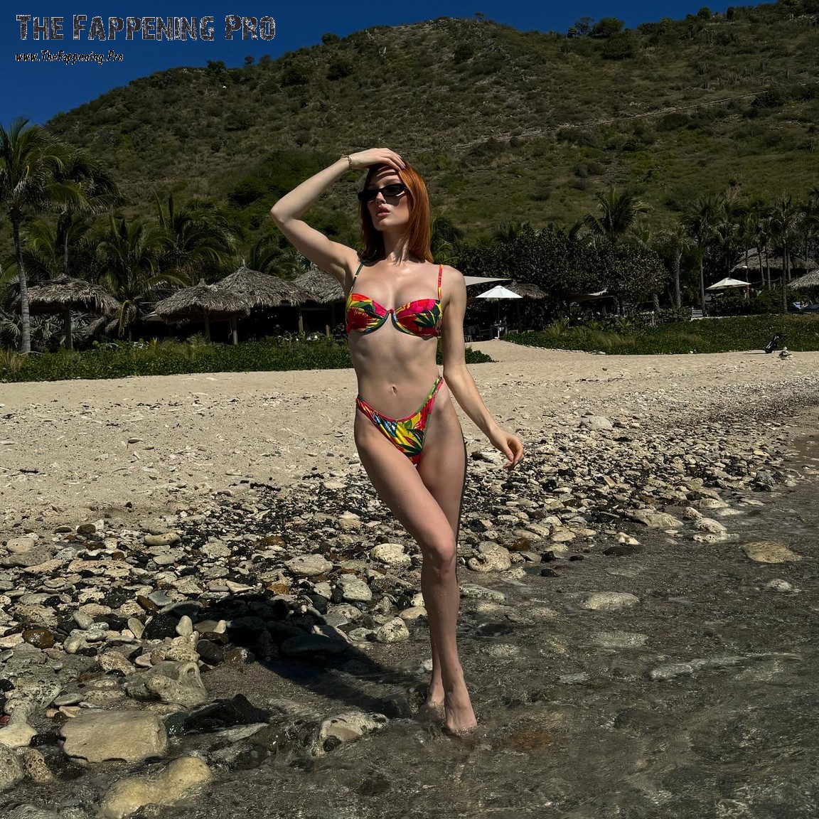 meredith-duxbury-sexy-thefappening-cfd-10 Meredith Duxbury Bikini