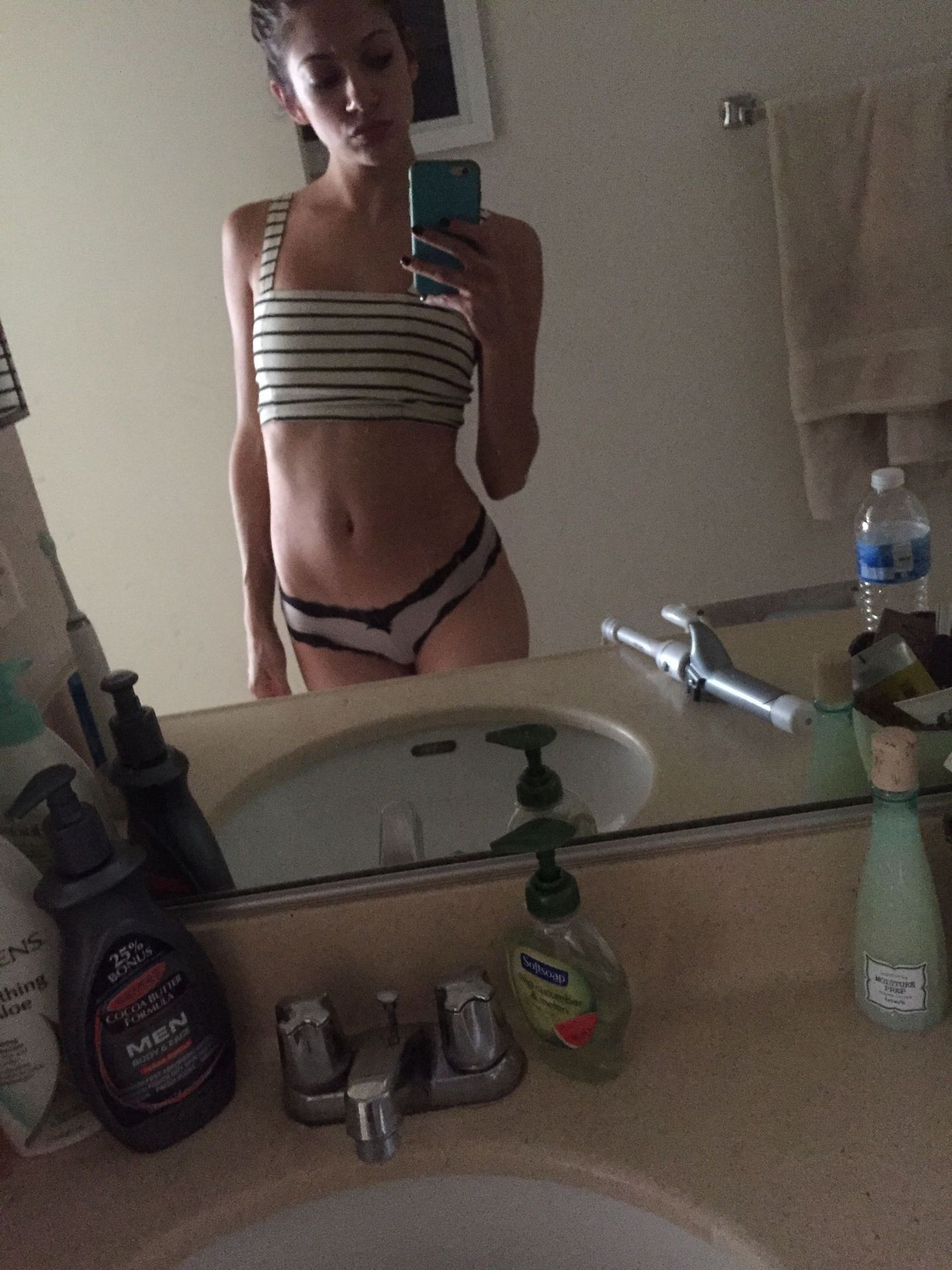 mia-serafino-nude-thefappening-cfd-11 Mia Serafino Private Selfie