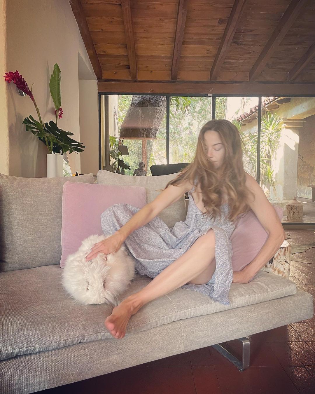 michelle-monaghan-sexy-thefappening-cfd-9 Michelle Monaghan Barefoot