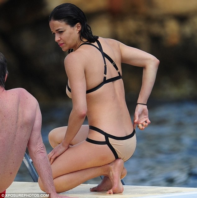 michelle-rodriguez-bikini-thefappening-cfd-4 michelle rodriguez bikini thefappening cfd 4