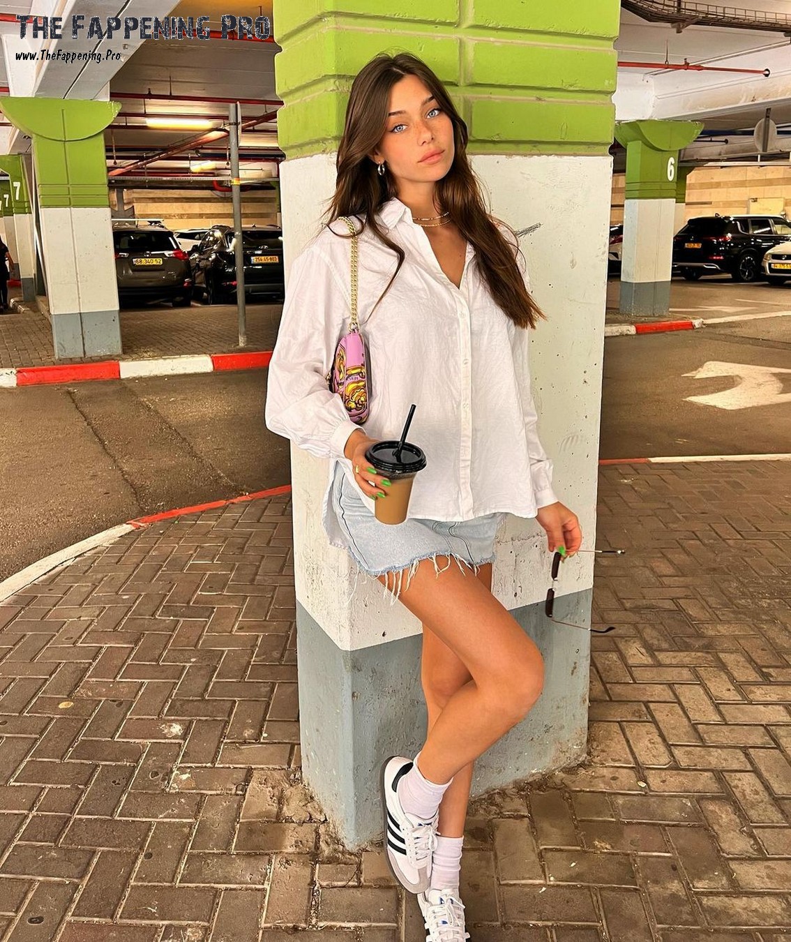 milana-vino-sexy-thefappening-cfd-20 Milana Vino Leggy