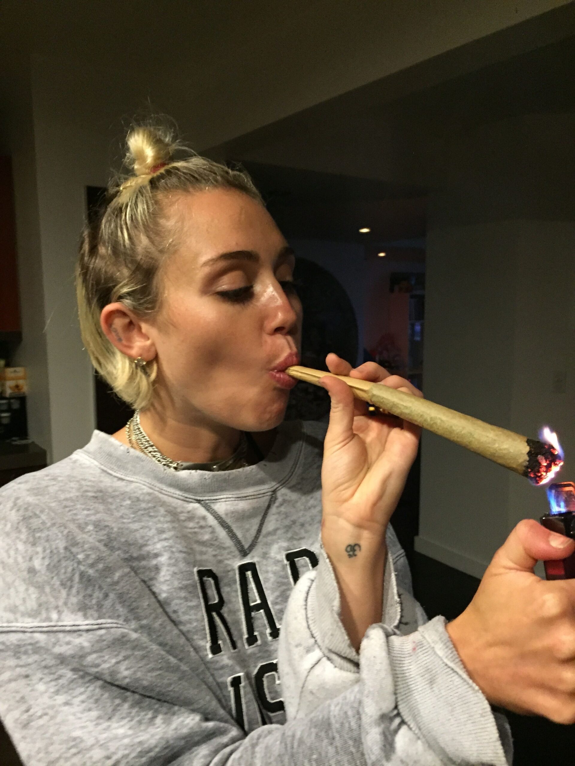 miley-cyrus-9-leaked-fappening-2017 miley cyrus 9 leaked fappening 2017 scaled