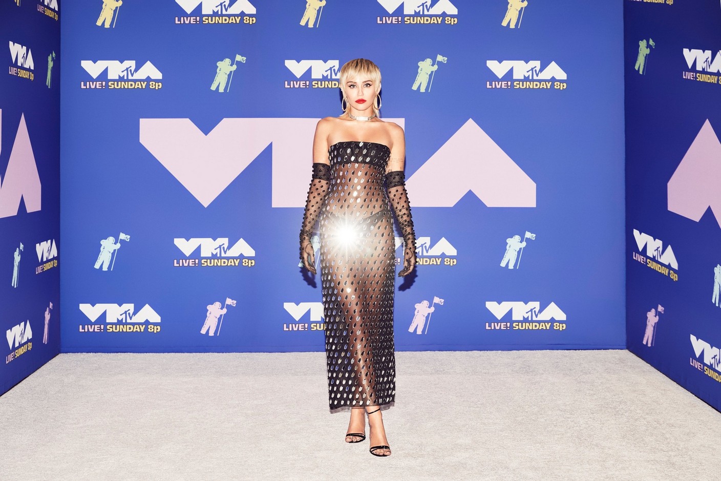 miley-cyrus-in-see-through-dress-and-hot-bts-look-thefappening-cfd-11 miley cyrus in see through dress and hot bts look thefappening cfd 11