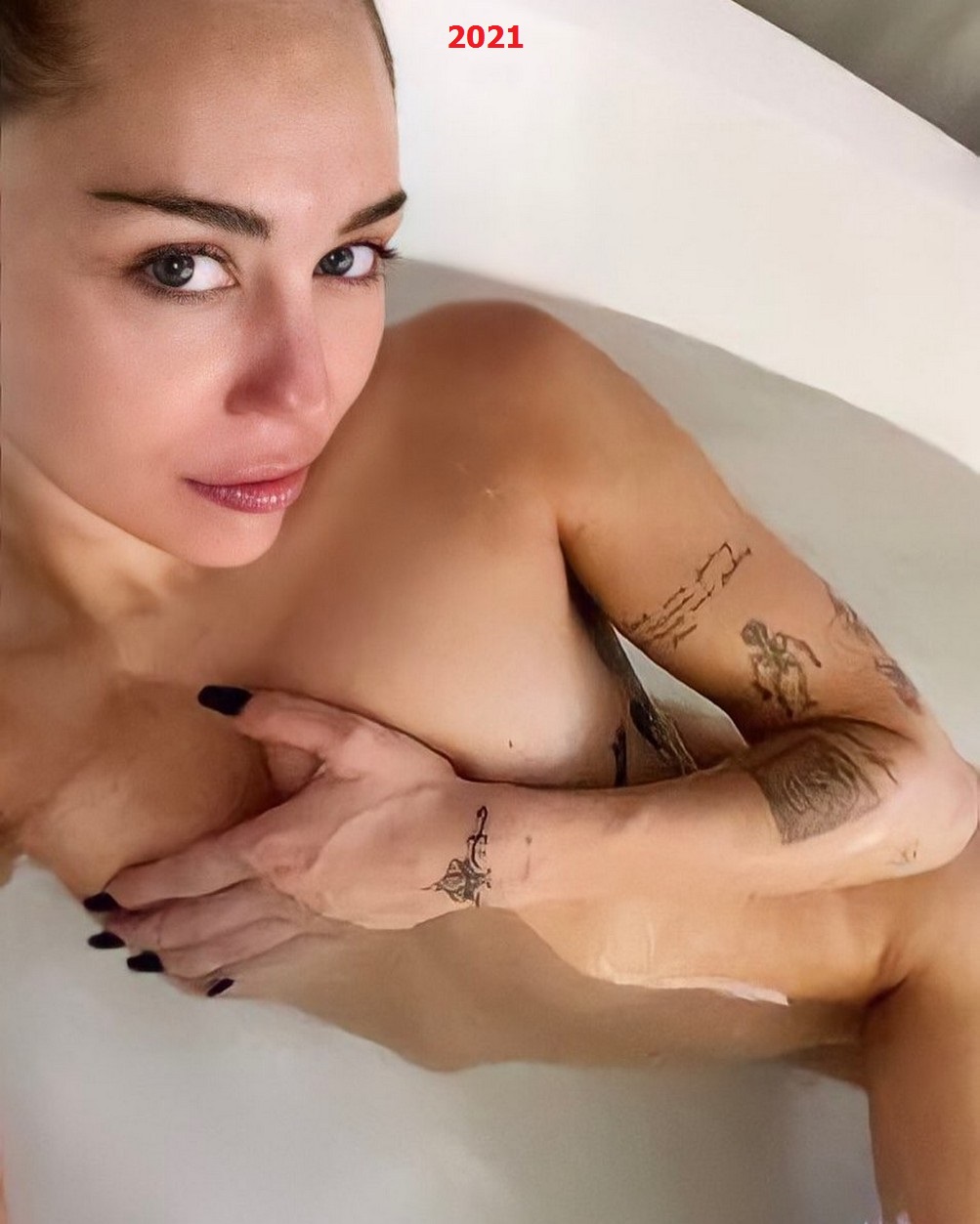 miley-cyrus-nude-in-bathtub-thefappening-cfd-2 Miley Cyrus Nude In Bathtub 2021