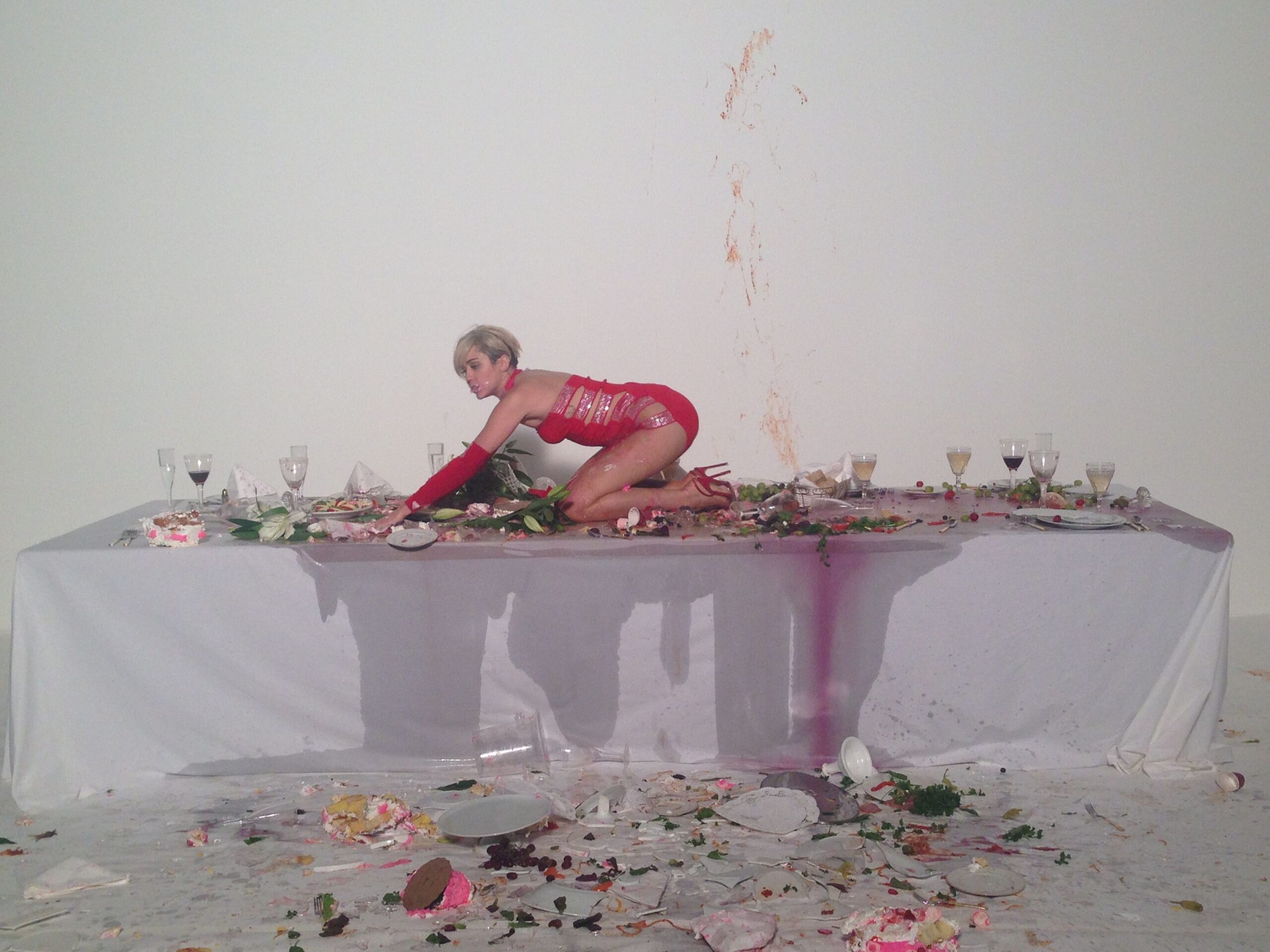 miley-cyrus-nude-leaked-fappening-14 Miley-Cyrus-Nude-Leaked-Fappening-14