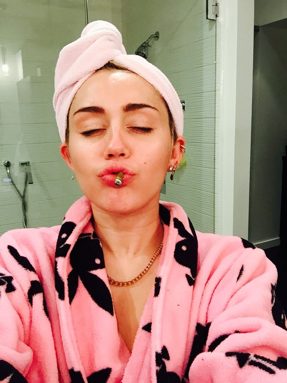 miley-cyrus-nude-leaked-fappening-19 Miley-Cyrus-Nude-Leaked-Fappening-19