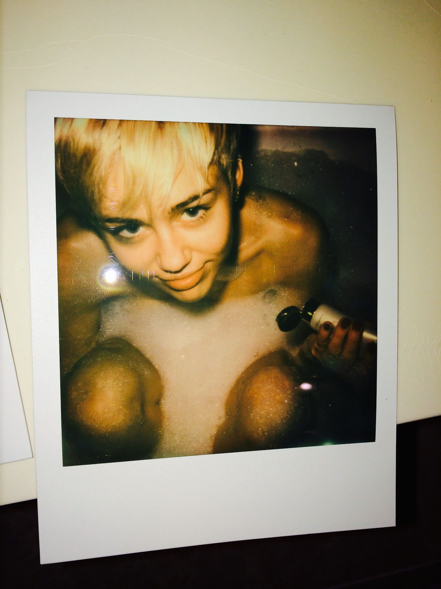 miley-cyrus-nude-leaked-fappening-26 Miley-Cyrus-Nude-Leaked-Fappening-26
