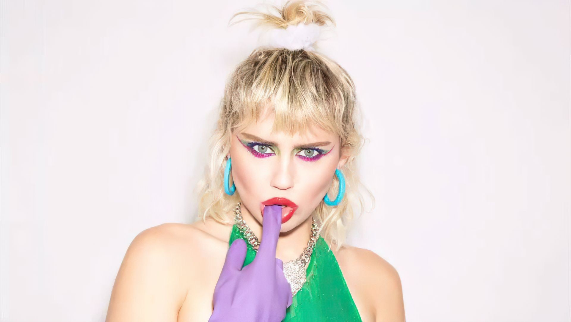 miley-cyrus-sexy-in-wall-street-journal-thefappening-pro-14 Miley Cyrus Hot