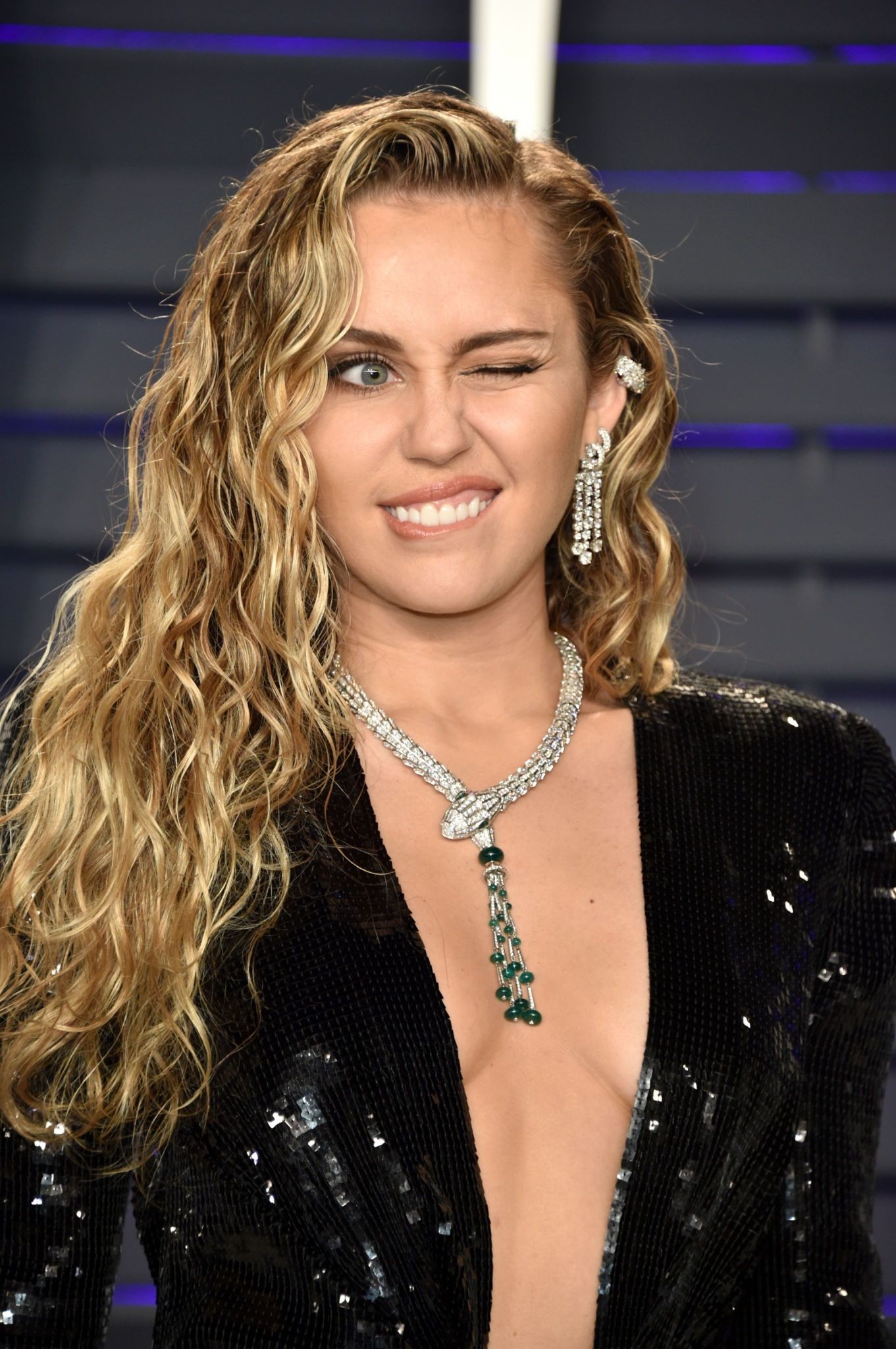 miley-cyrus-sexy-tits-oscar-party-15 miley cyrus sexy tits oscar party 15
