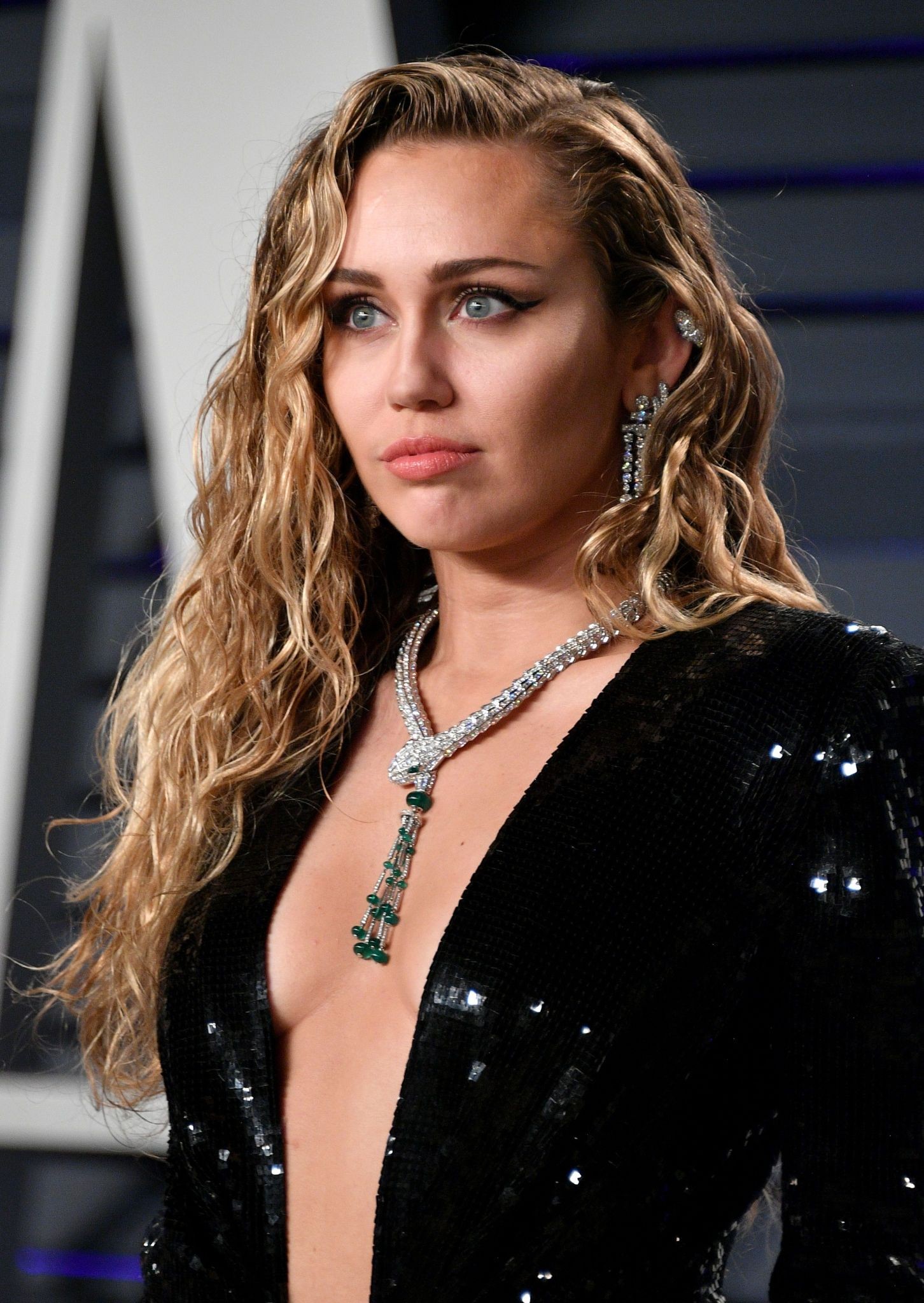 miley-cyrus-sexy-tits-oscar-party-21 miley cyrus sexy tits oscar party 21