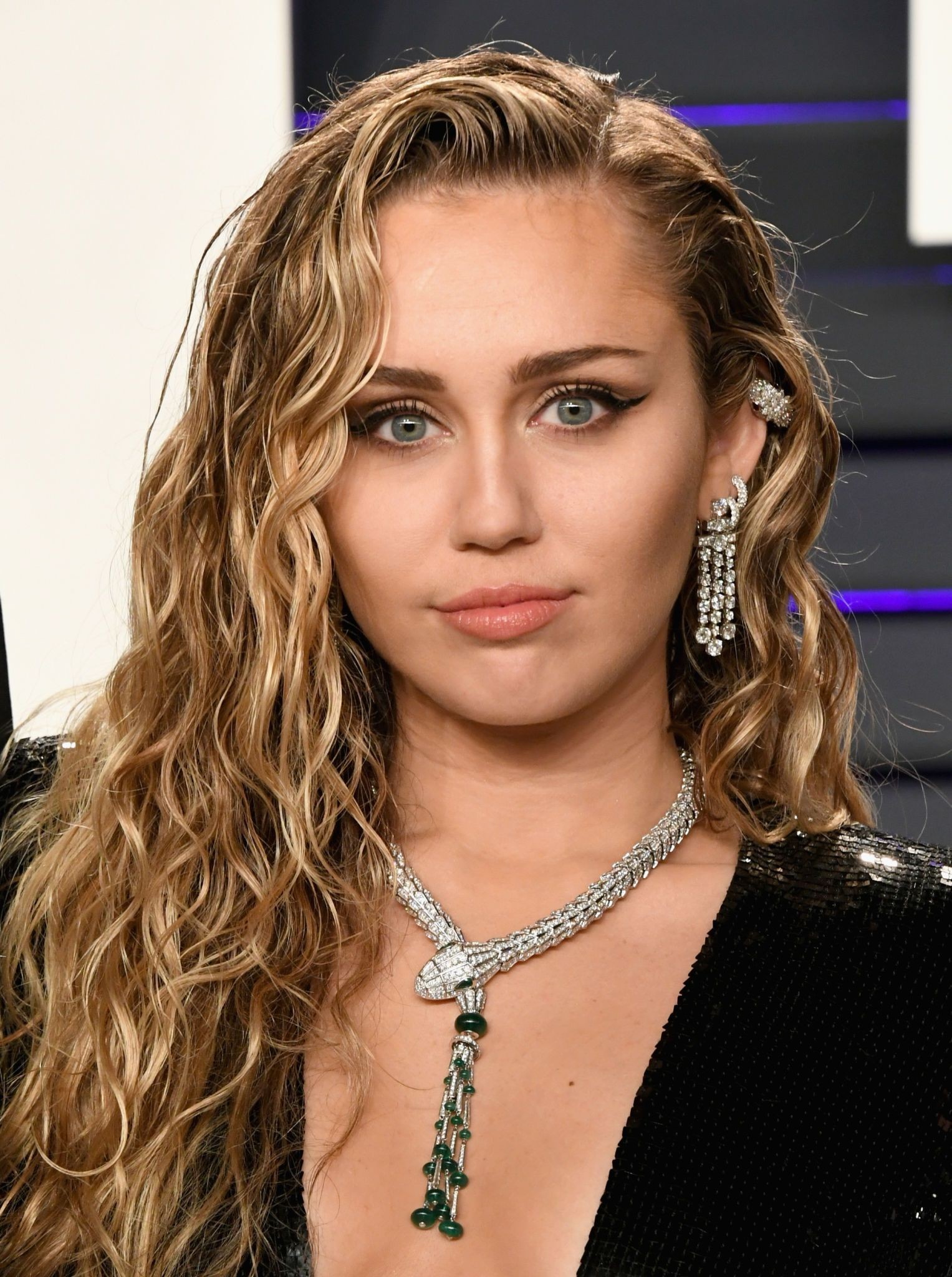 miley-cyrus-sexy-tits-oscar-party-22 miley cyrus sexy tits oscar party 22