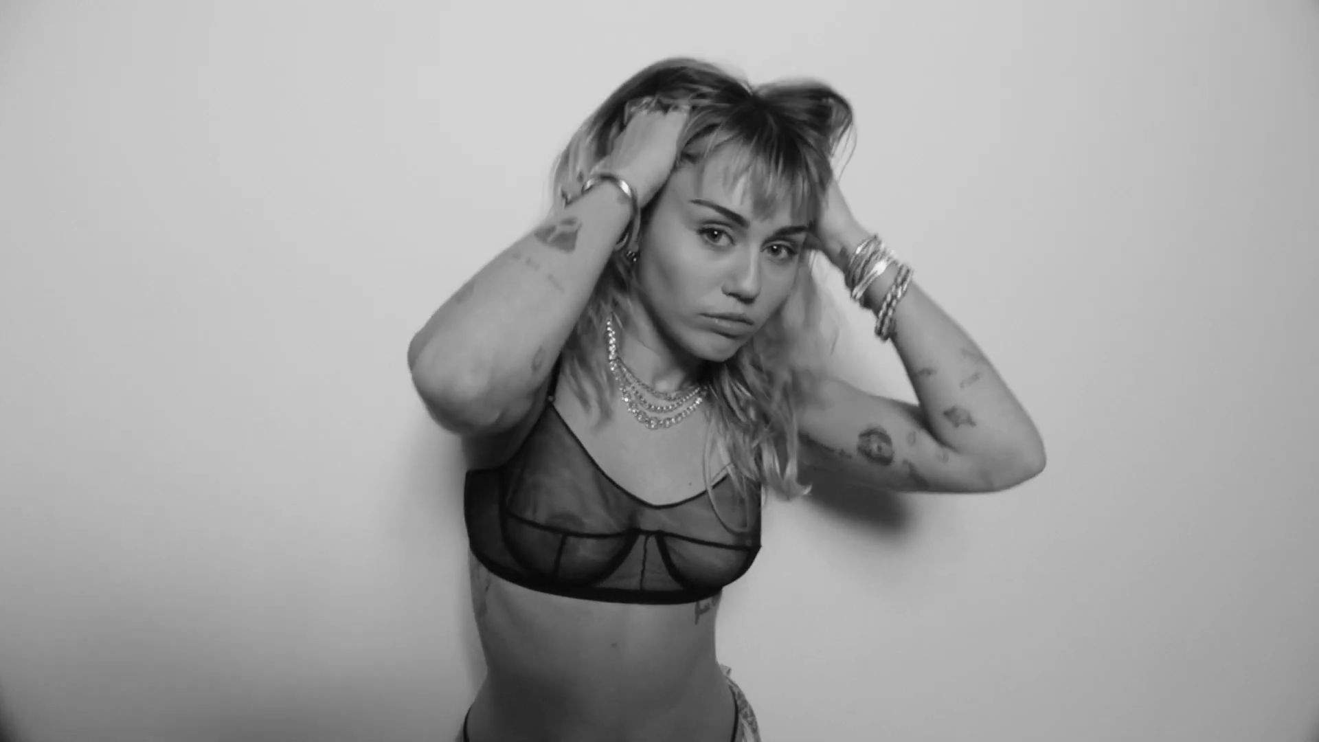 miley-cyrus-tits-and-panties-12 miley cyrus tits and panties 12