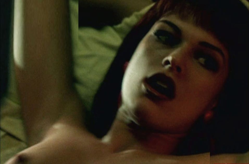 milla-jovovich-celebs-sex-scenes-33 milla jovovich celebs sex scenes 33