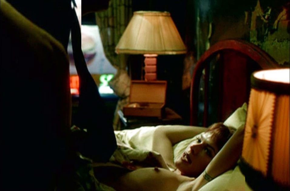 milla-jovovich-celebs-sex-scenes-34 milla jovovich celebs sex scenes 34