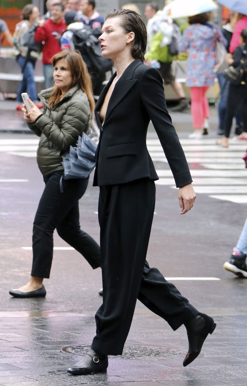 milla-jovovich-unknown-intimate-career-10 milla jovovich unknown intimate career 10