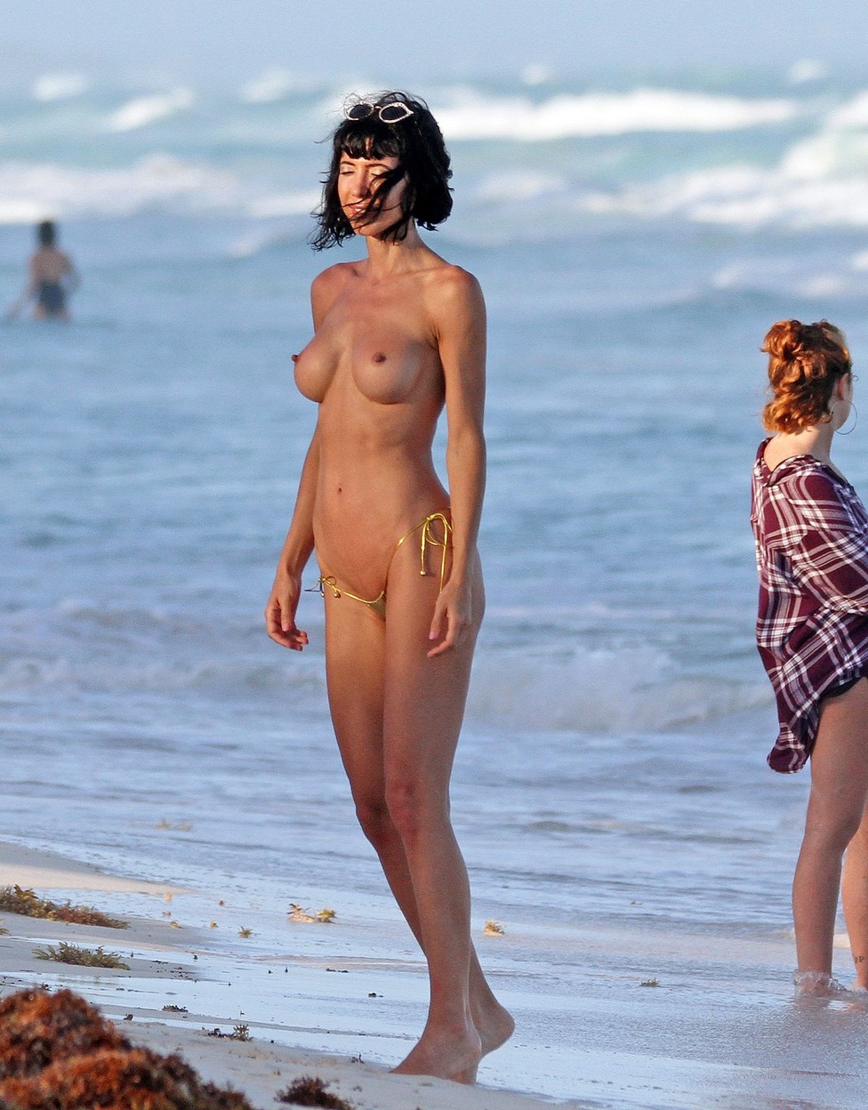 milo-moire-posing-nude-on-the-beach-thefappening-pro-14 milo moire posing nude on the beach thefappening pro 14