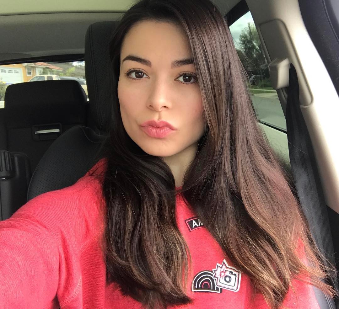 miranda-cosgrove-selfie-thefappening-cfd-4 Miranda Cosgrove Selfie