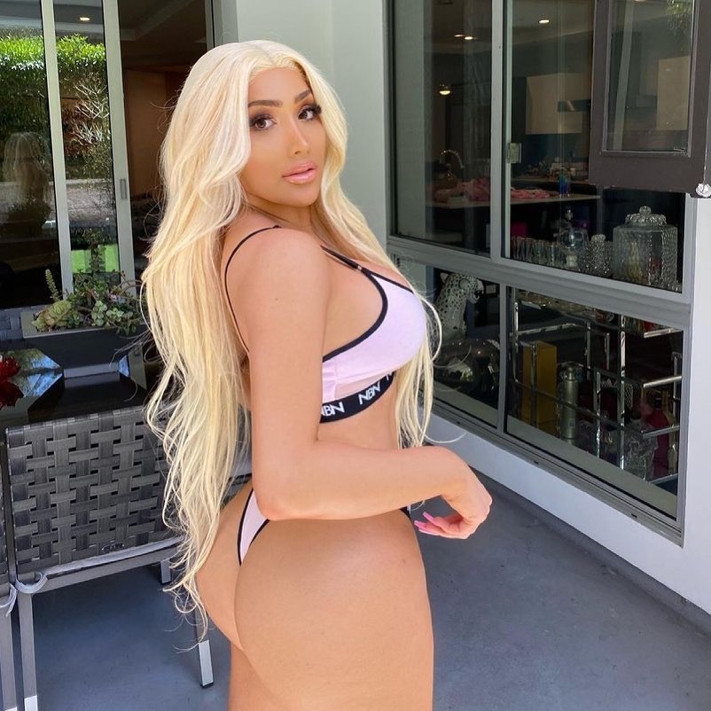 missnikkiibaby-huge-tits-in-tiny-bikini-thefappening-cfd-2 Nikki Mudarris Bikini