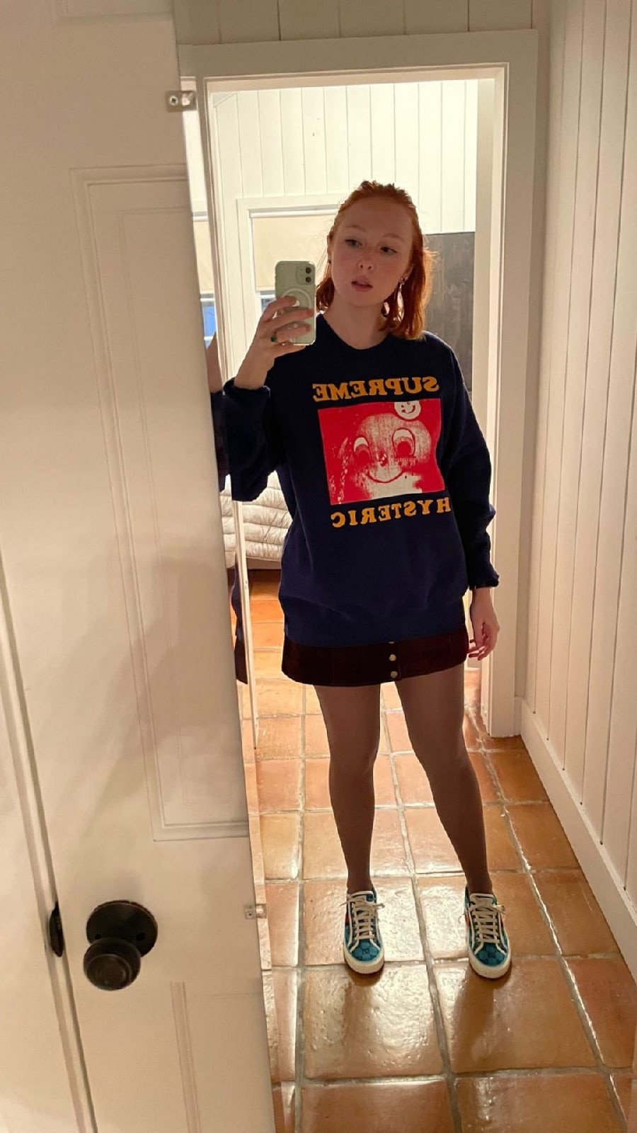 molly-quinn-selfie-thefappening-cfd-3 Molly Quinn Leggy On Selfie