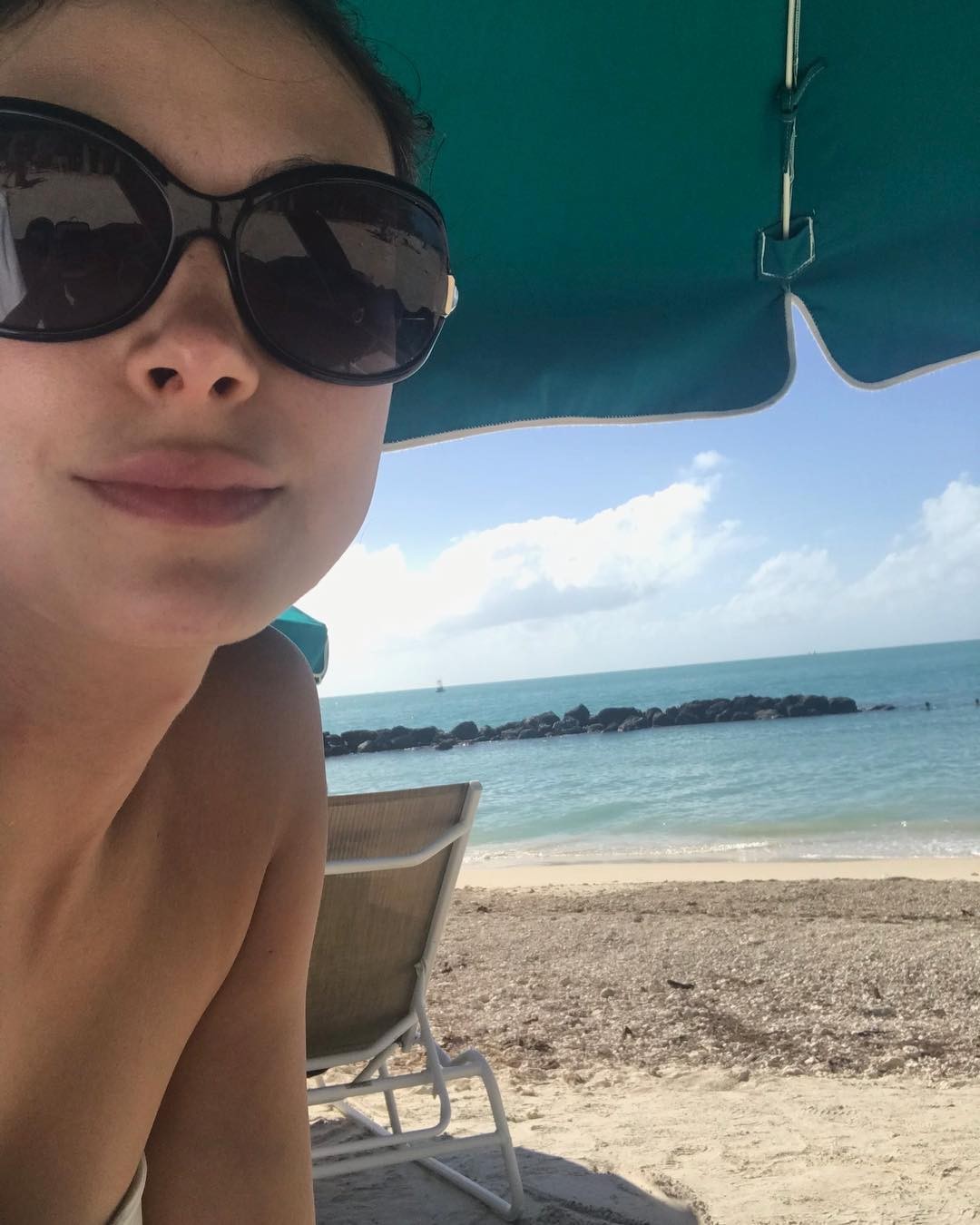morena baccarin sexy 2019 14