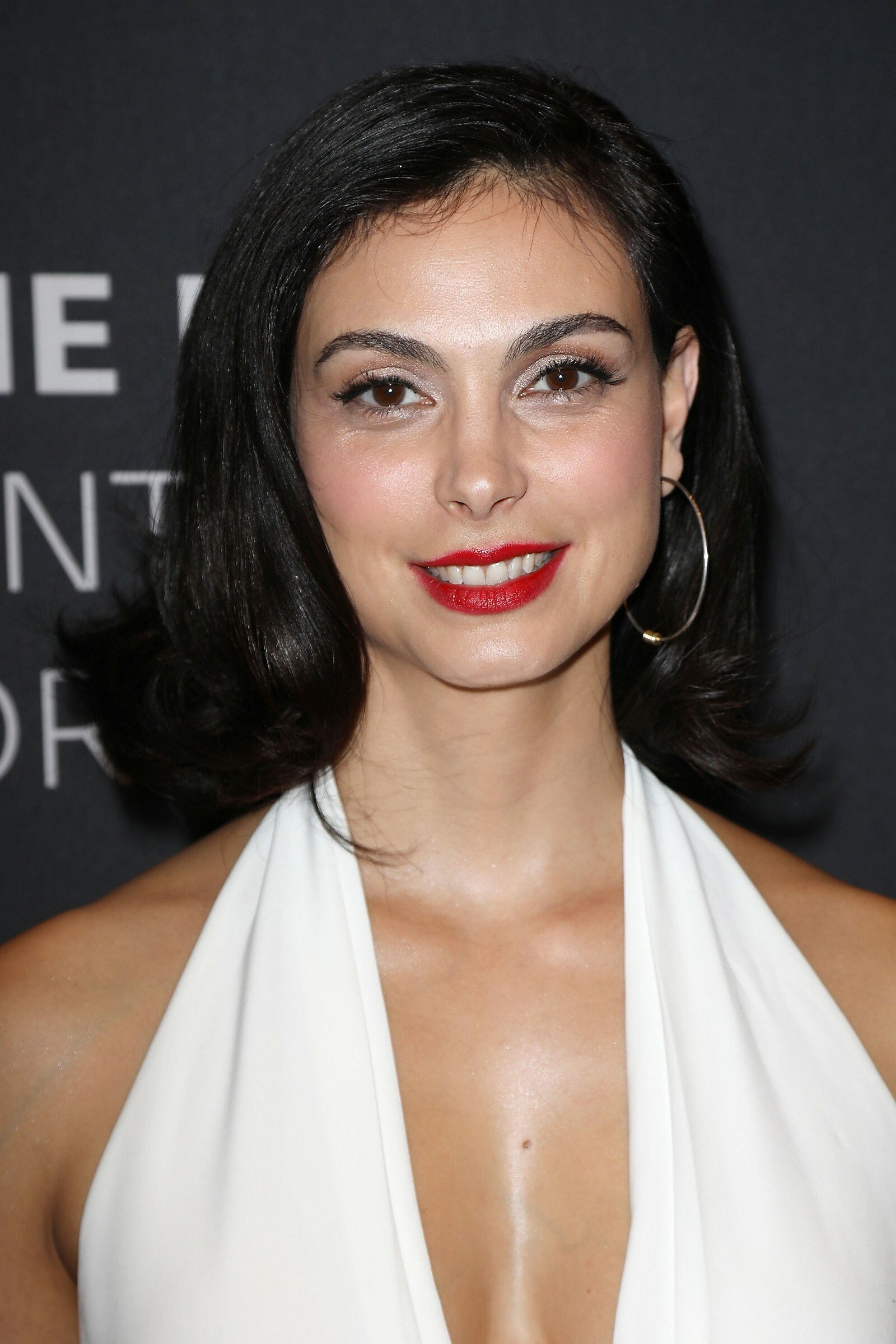 morena baccarin sexy 2019 3