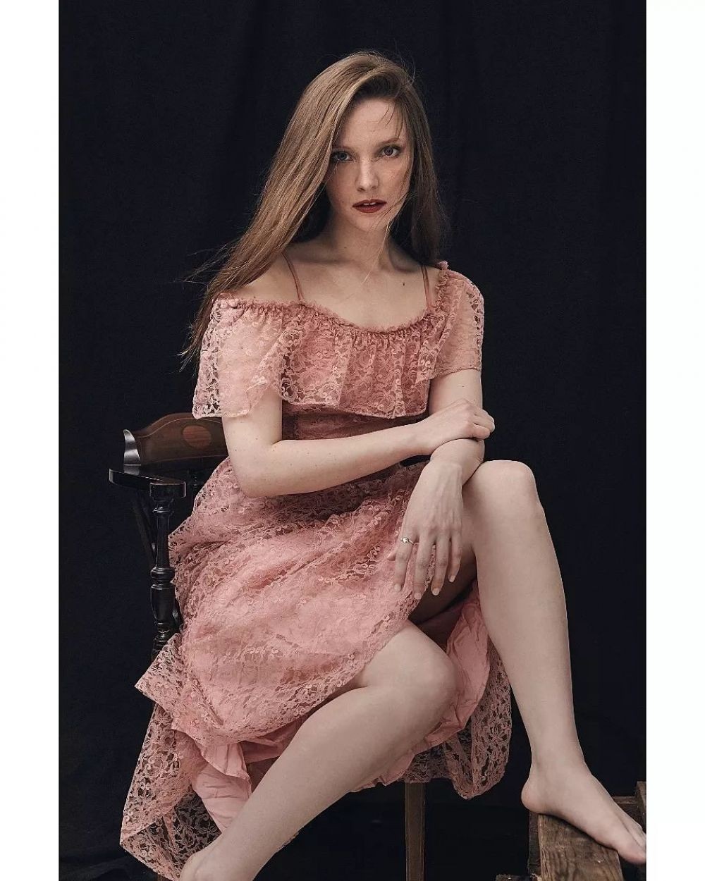 morfydd-clark-feet-thefappening-cfd-1 Morfydd Clark Bare Feet