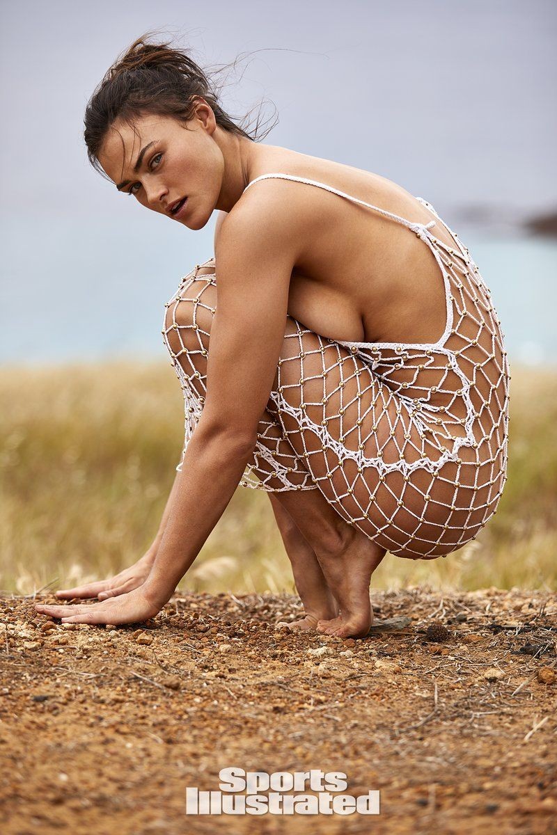 myla-dalbesio-exhibited-tits-2 myla dalbesio exhibited tits 2