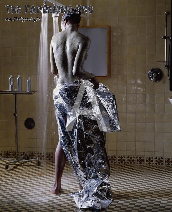 naomi-campbell-nude-thefappening-cfd-2 naomi campbell nude thefappening cfd 2