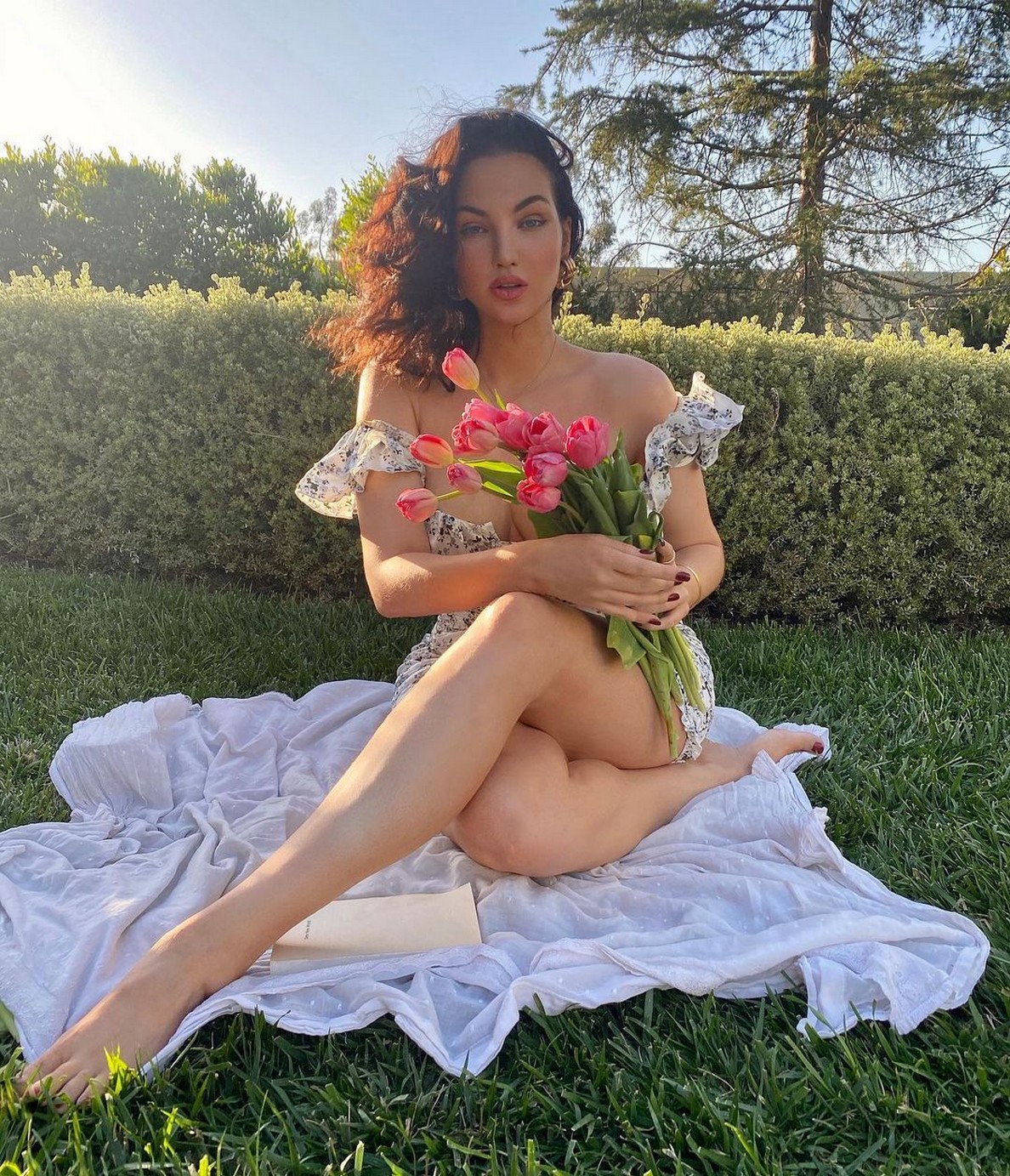 natalie-halcro-barefoot-thefappening-cfd-6 Natalie Halcro Upskirt Barefoot