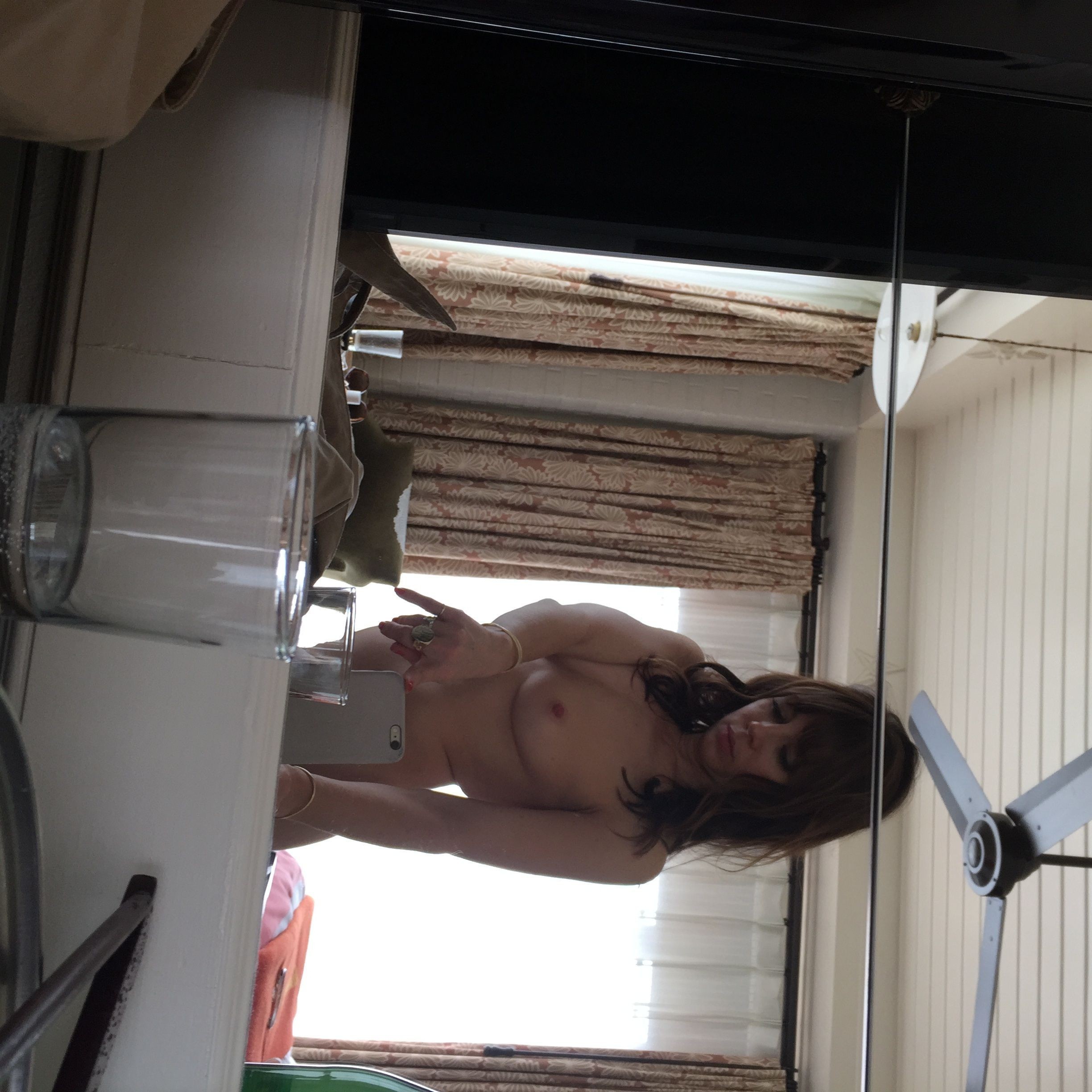 natasha-leggero-nude-thefappening-2 Natasha Leggero The Fappening