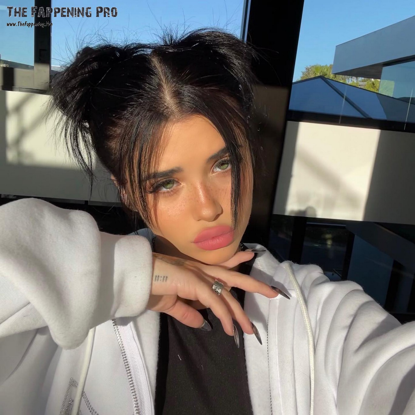 nessa-barrett-hot-selfie-thefappening-cfd-2 Nessa Barrett Pretty Selfie