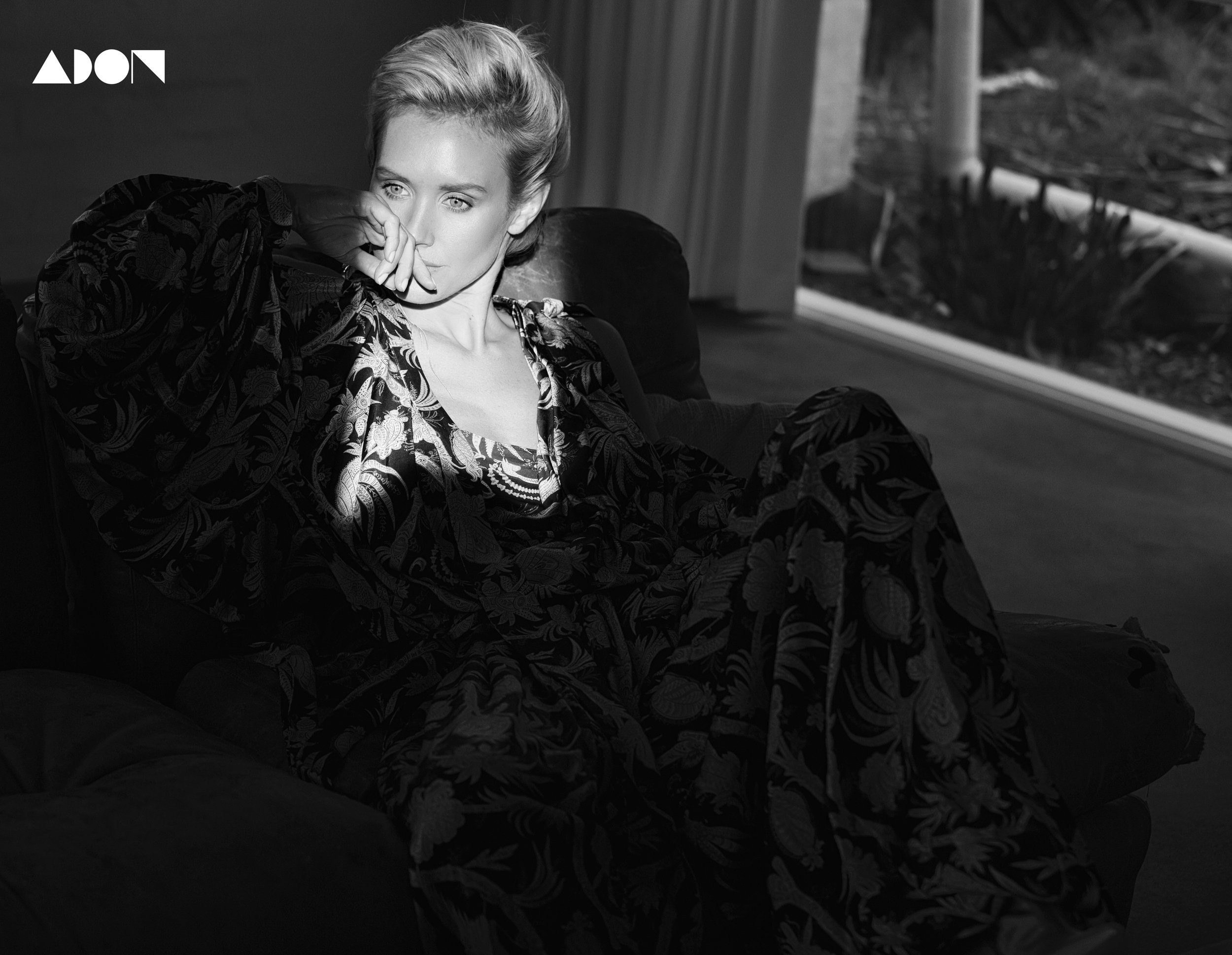 nicky-whelan-topless-sexy-1 nicky whelan topless sexy 1