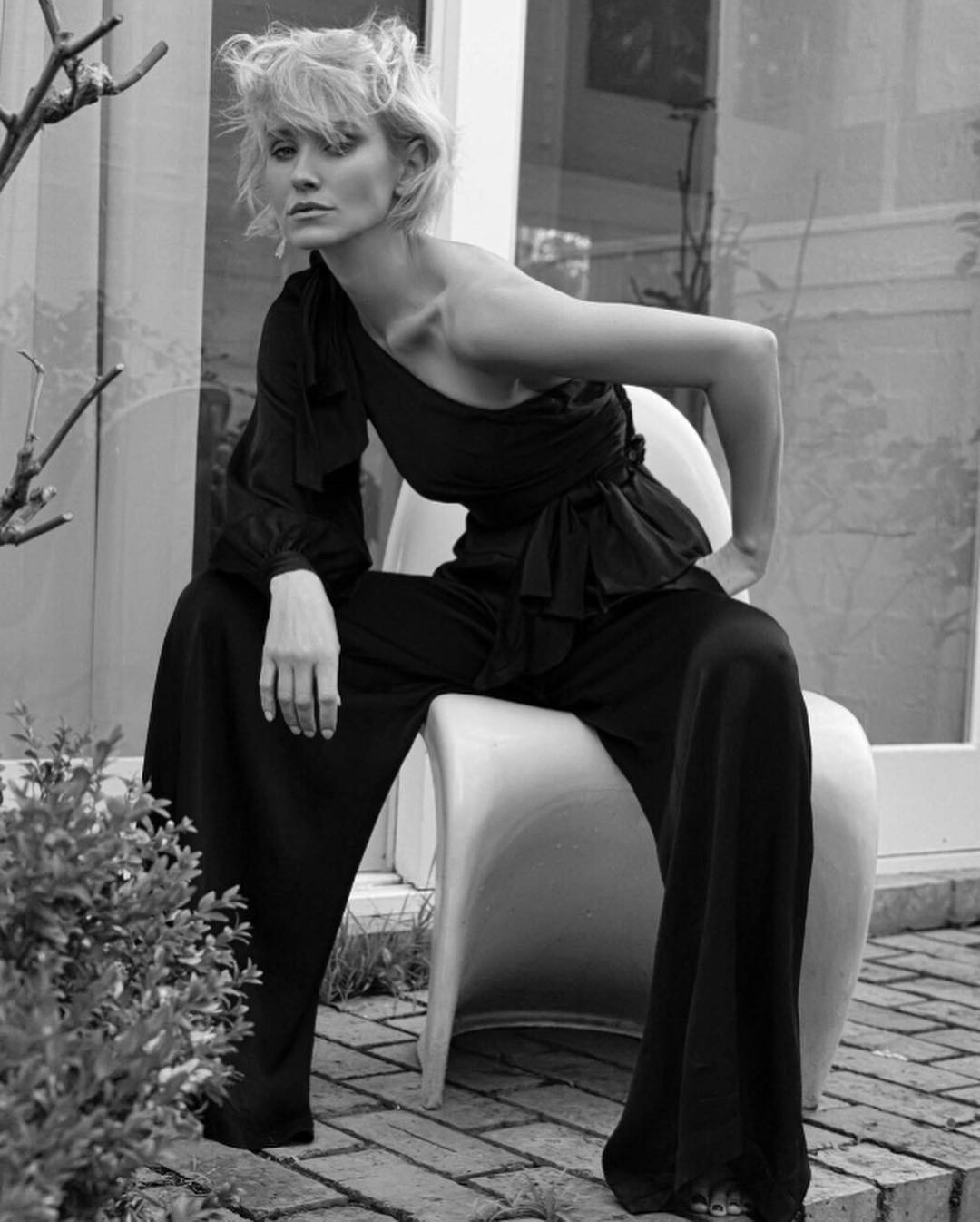 nicky-whelan-topless-sexy-10 nicky whelan topless sexy 10