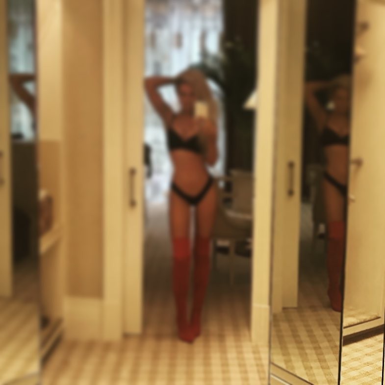 nicky-whelan-topless-sexy-17 nicky whelan topless sexy 17