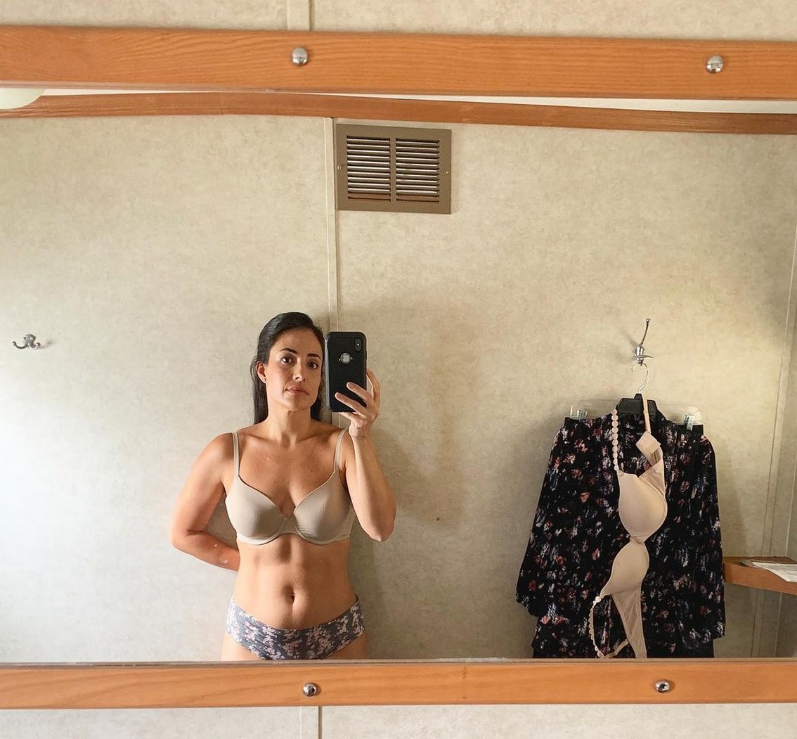 nicola-correia-damude-bikini-thefappening-cfd-2 Nicola Correia-Damude Bikini Selfie