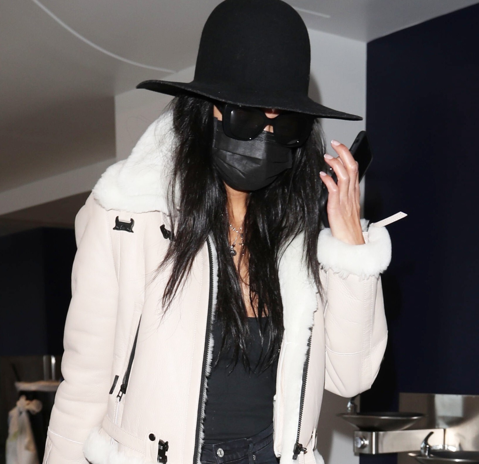 nicole-scherzinger-in-los-angeles-wearing-a-filter-mask-thefappening-pro-14 nicole scherzinger in los angeles wearing a filter mask thefappening pro 14