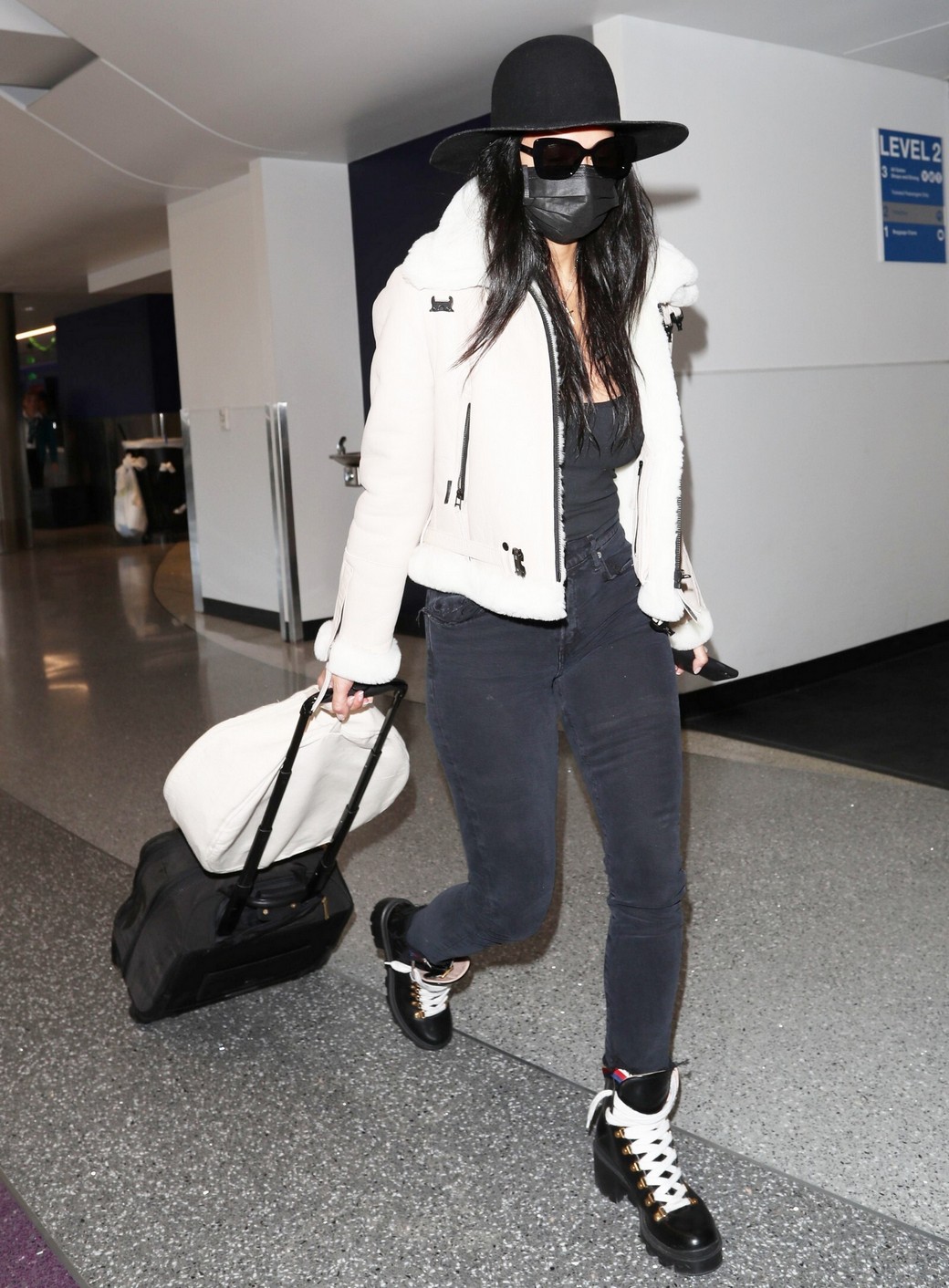 nicole-scherzinger-in-los-angeles-wearing-a-filter-mask-thefappening-pro-19 nicole scherzinger in los angeles wearing a filter mask thefappening pro 19