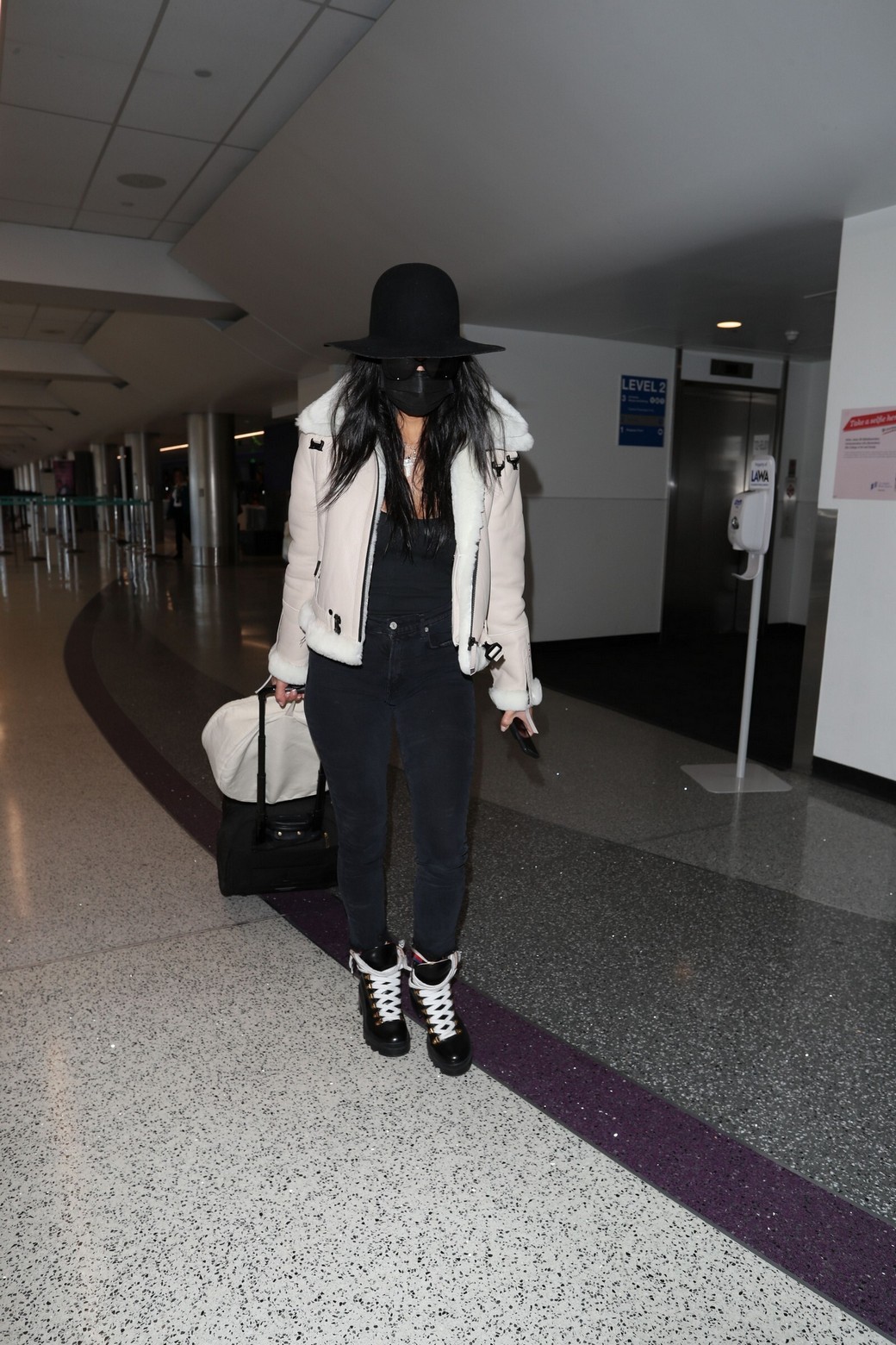 nicole-scherzinger-in-los-angeles-wearing-a-filter-mask-thefappening-pro-20 nicole scherzinger in los angeles wearing a filter mask thefappening pro 20