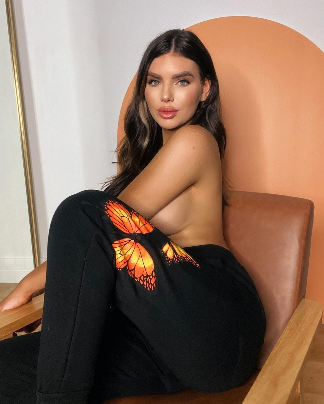 nicole-thorne-topless-but-covered-thefappening-cfd-6 nicole thorne topless but covered thefappening cfd 6