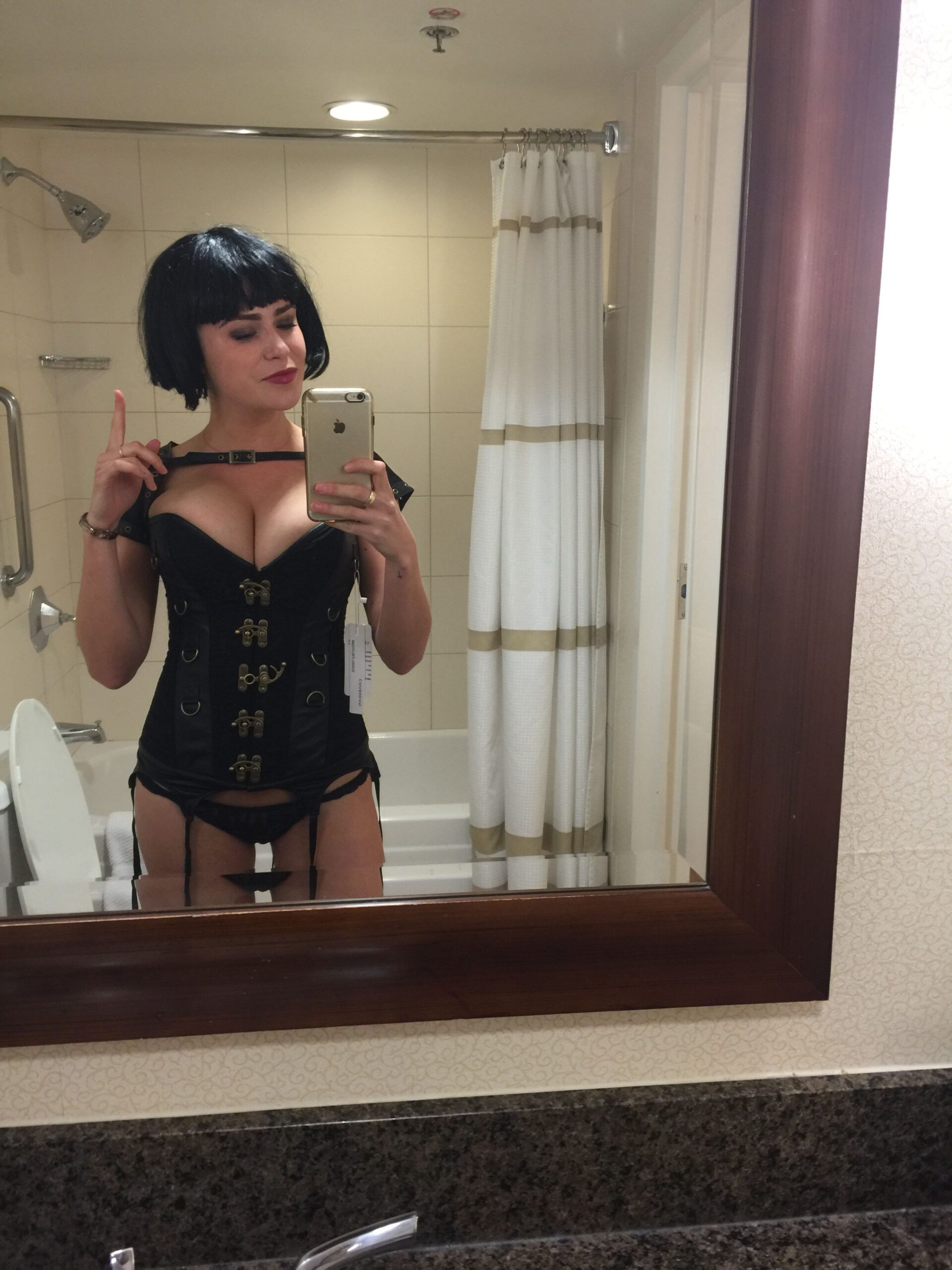 nicolle-radzivil-nude-leaked-fappening-22-2 Nicolle-Radzivil-Nude-Leaked-Fappening-22