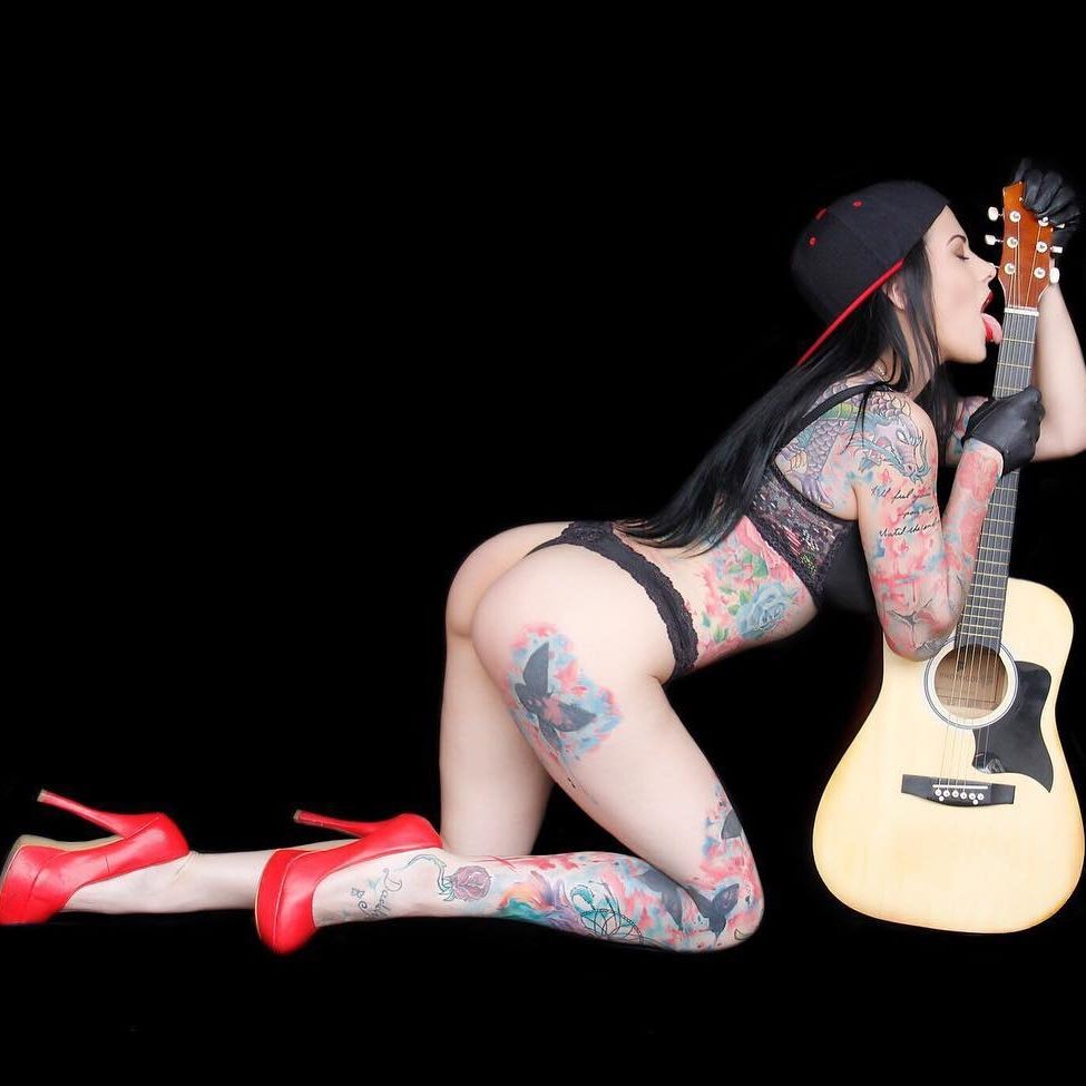 nikki-nichole-nude-topless-29 Nikki-Nichole-Nude-Topless-29
