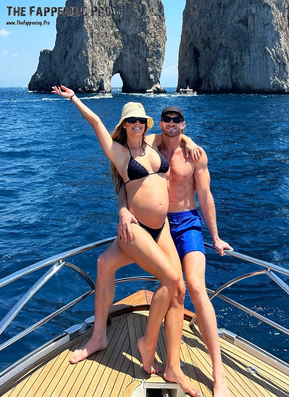 nina-agdal-sexy-pregnant-thefappening-cfd-3 Nina Agdal Pregnant Girl In Revealing Bikini