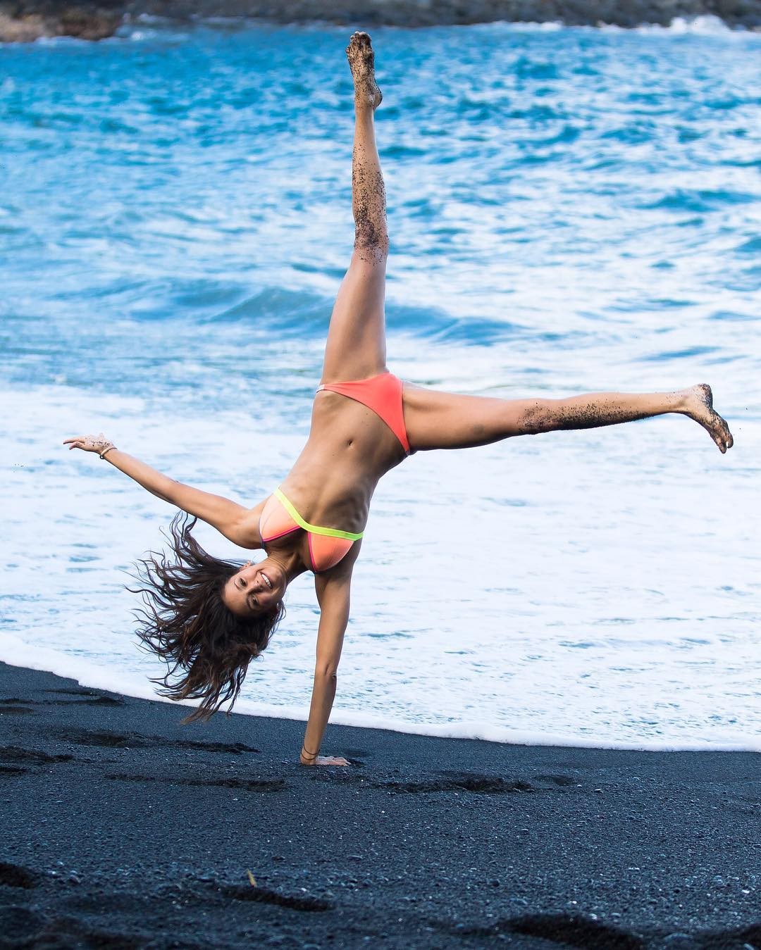nina-dobrev-nude-sexy-19 nina-dobrev-nude-sexy-19