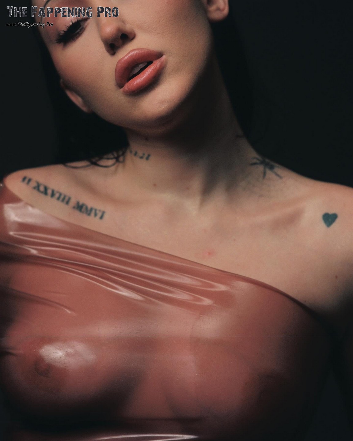 noah-cyrus-braless-thefappening-cfd-7 Noah Cyrus Tits