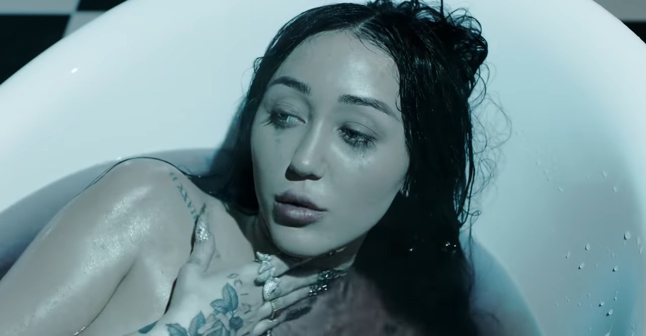 noah-cyrus-nude-all-three-thefappening-cfd-3 noah cyrus nude all three thefappening cfd 3