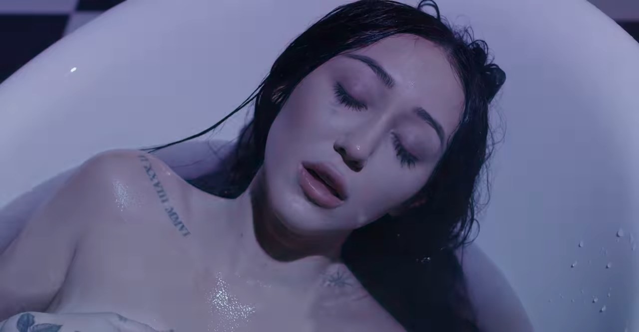 noah-cyrus-nude-all-three-thefappening-cfd-4 noah cyrus nude all three thefappening cfd 4