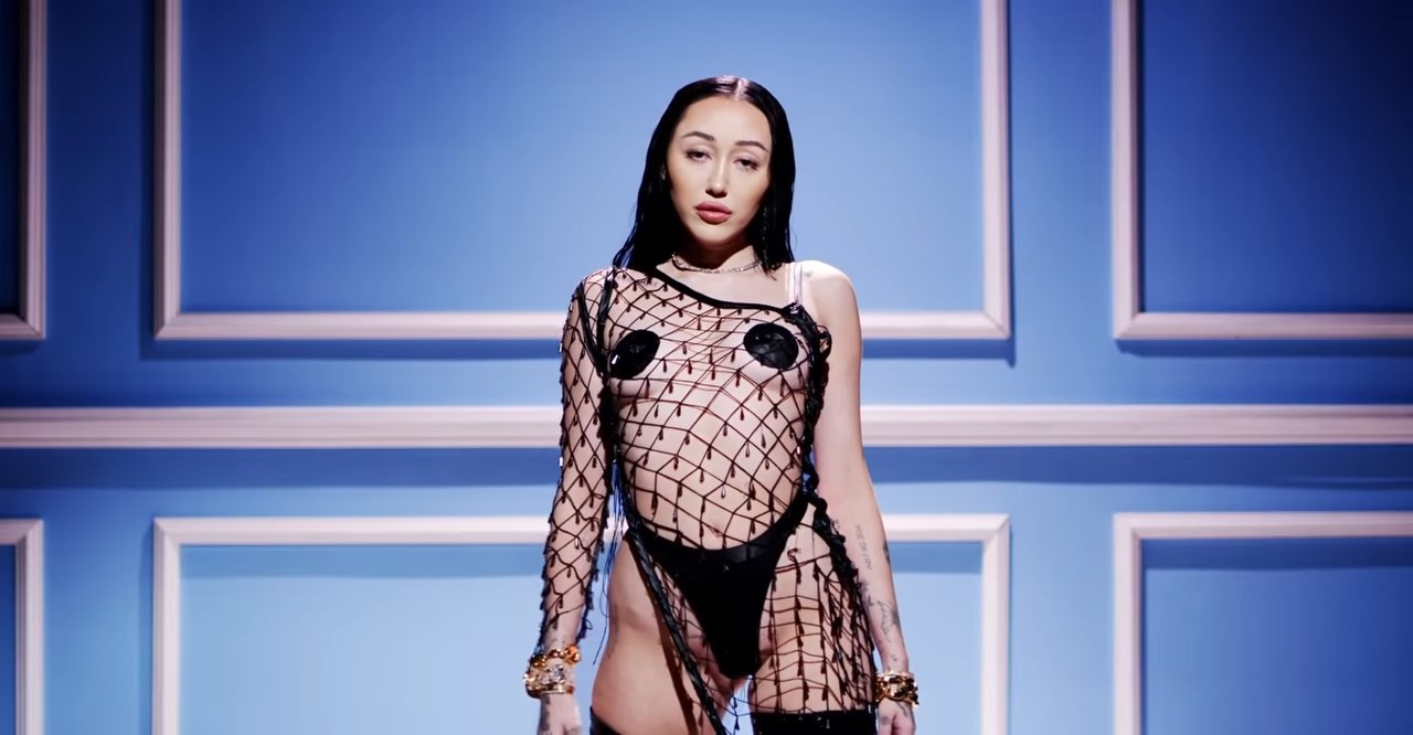 noah-cyrus-nude-all-three-thefappening-cfd-6 Noah Cyrus Topless All Three
