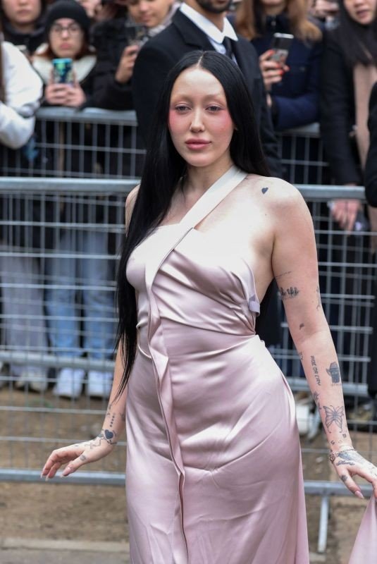noah-cyrus-sideboobs-thefappening-cfd-6 Noah Cyrus Fappening