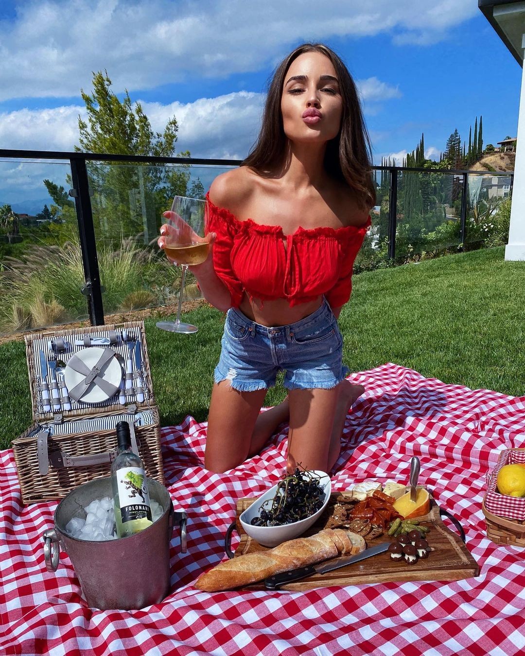 olivia-culpo-sexy-fall-2020-thefappeningpro-15 olivia culpo sexy fall 2020 thefappeningpro 15
